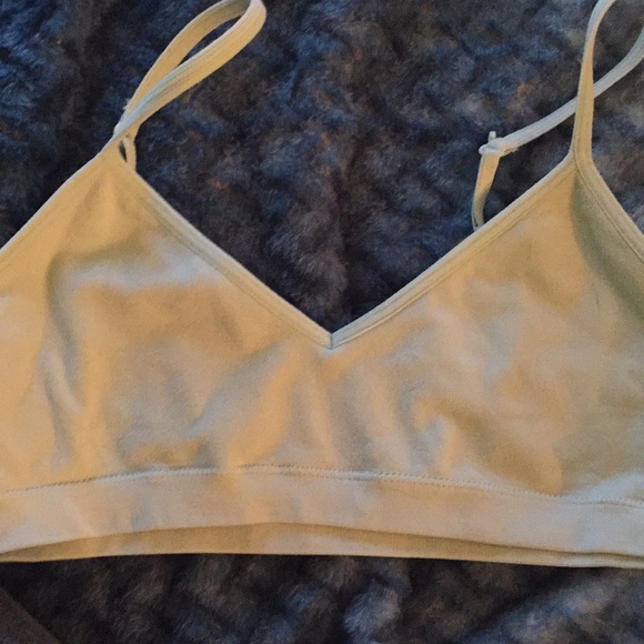 Bras - Picture 6 of 8